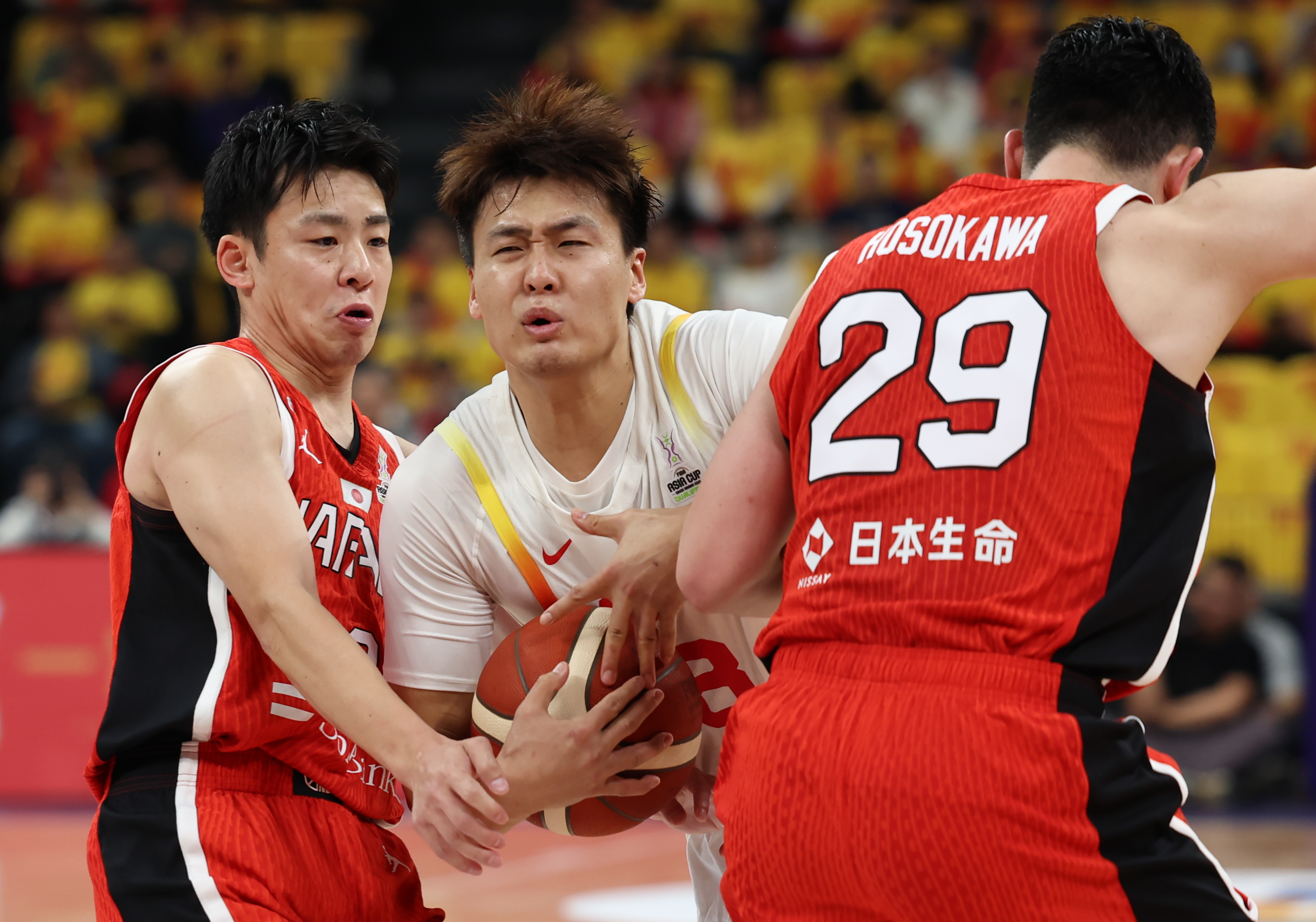 亚洲篮球巨星在比赛中大放异彩 亚洲篮球巨星在比赛中大放异彩