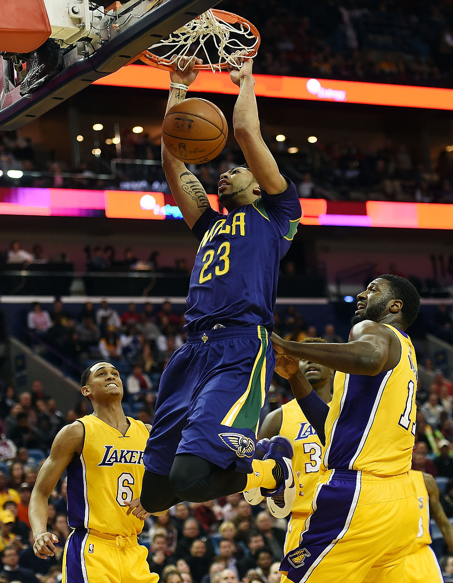 球员在比赛中表现出色,成为全场焦点 球员在比赛中表现出色,成为全场焦点