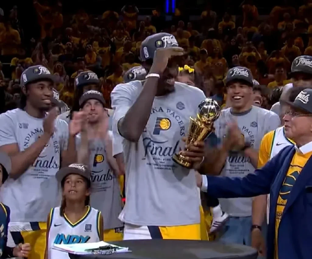 摩洛哥篮球选手在地区赛事中斩获金牌