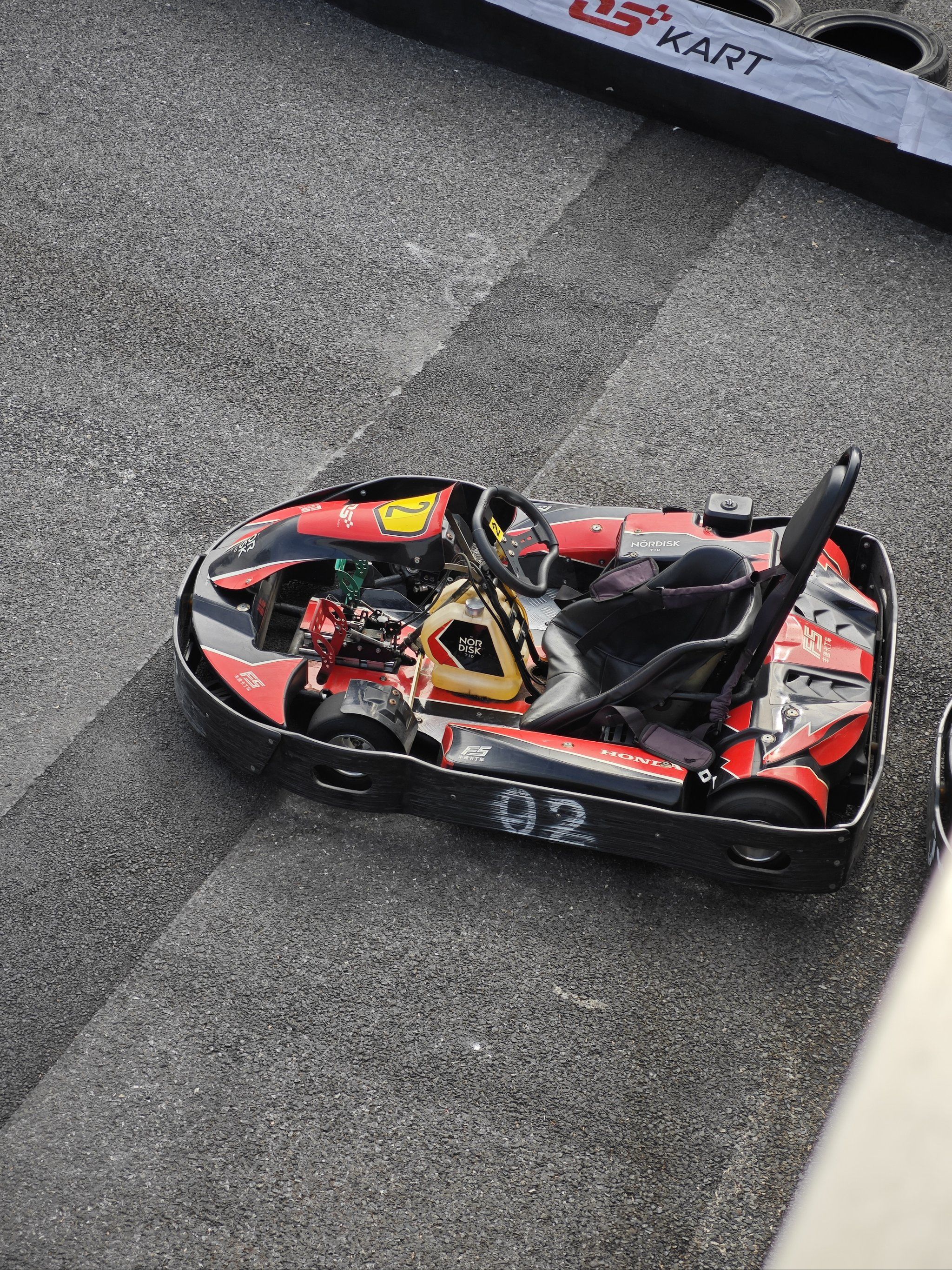 赛车选手刷新世界纪录，震撼全场