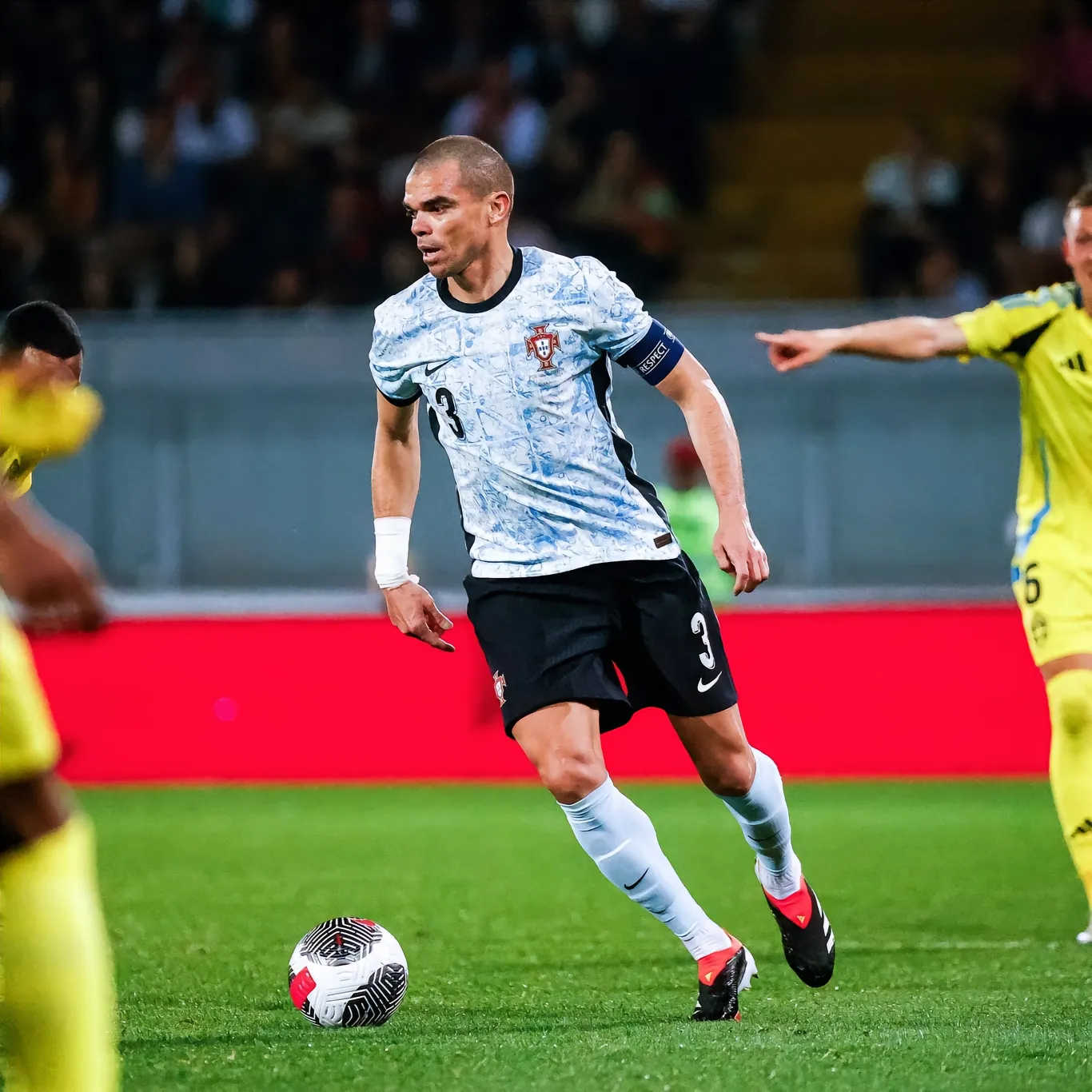 瑞典队出局遗憾,备战下一届欧国联赛 瑞典队出局遗憾,备战下一届欧国联赛