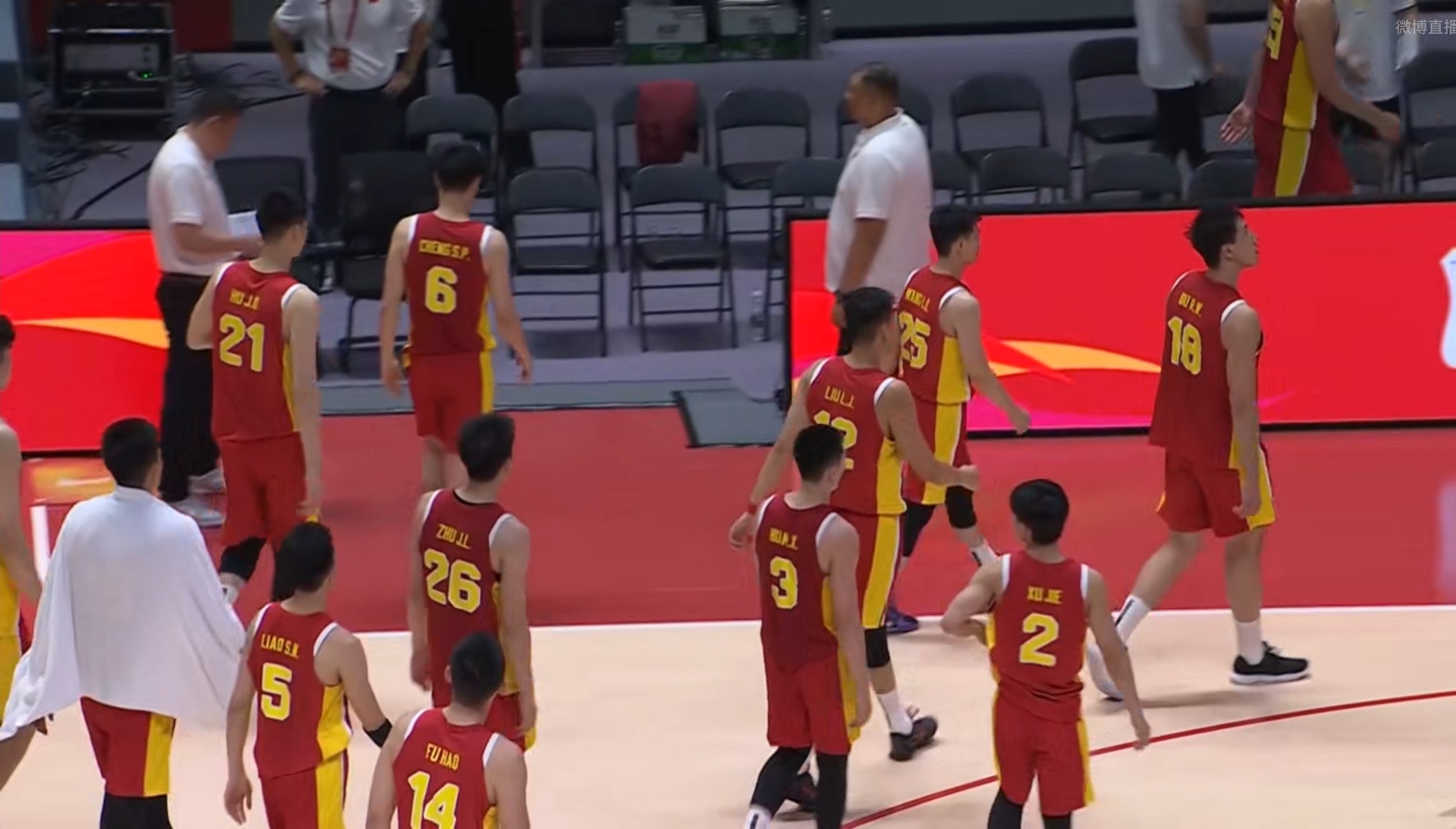 球队后备队员亮相比赛场地,展现实力 球队后备队员亮相比赛场地,展现实力