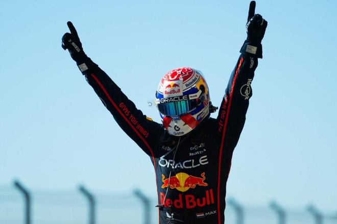 红牛二队逆转迈凯伦，周冠宇点燃赛场