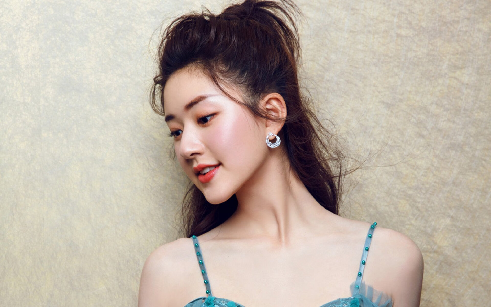 北欧风暴对决加泰巨人，哈兰德进攻端无人可挡，丹麦防线溃败于巴萨铁蹄