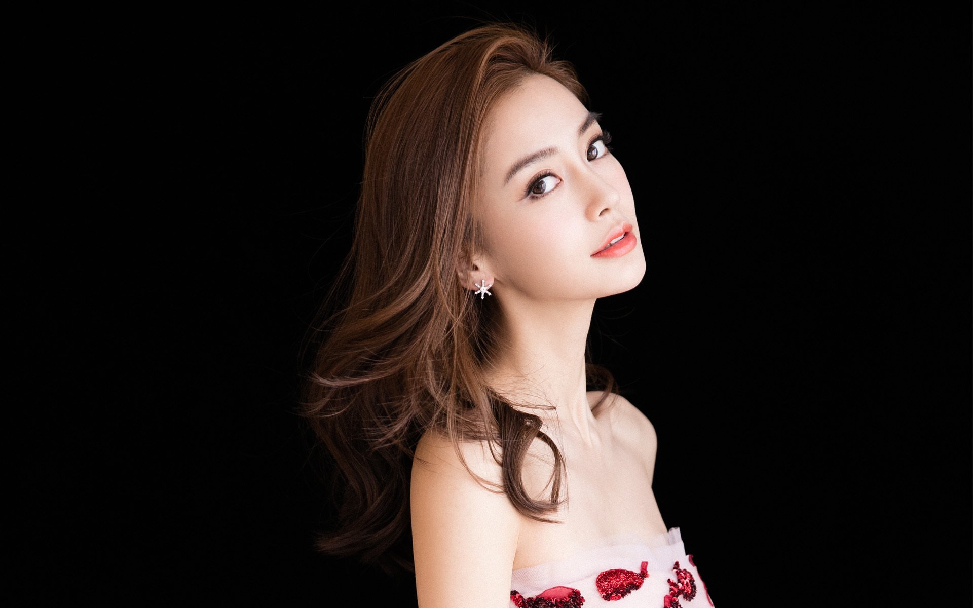 不设防的右翼与他沉默的守护者，金玟哉如何一人重构阿森纳的败局逻辑