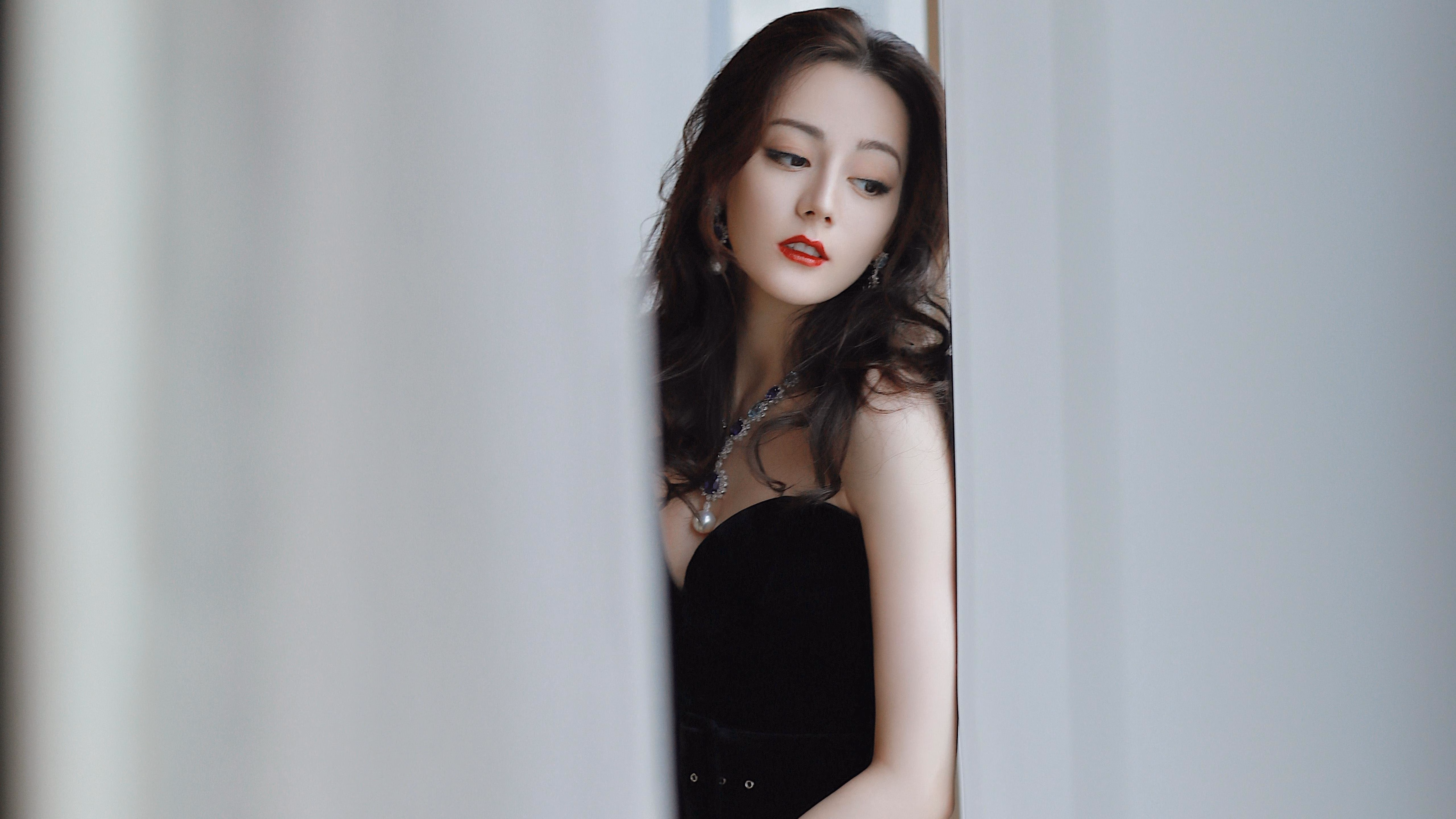 亚洲杯黑马狂飙,伊拉克3-1掀翻日本,孔德神换人定乾坤